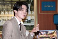 South Korean actor Lee Dong-Wook poses for a photocall for the Samsonite 115th anniversary on March 10, 2025 in Seoul, South Korea | Image via: Getty